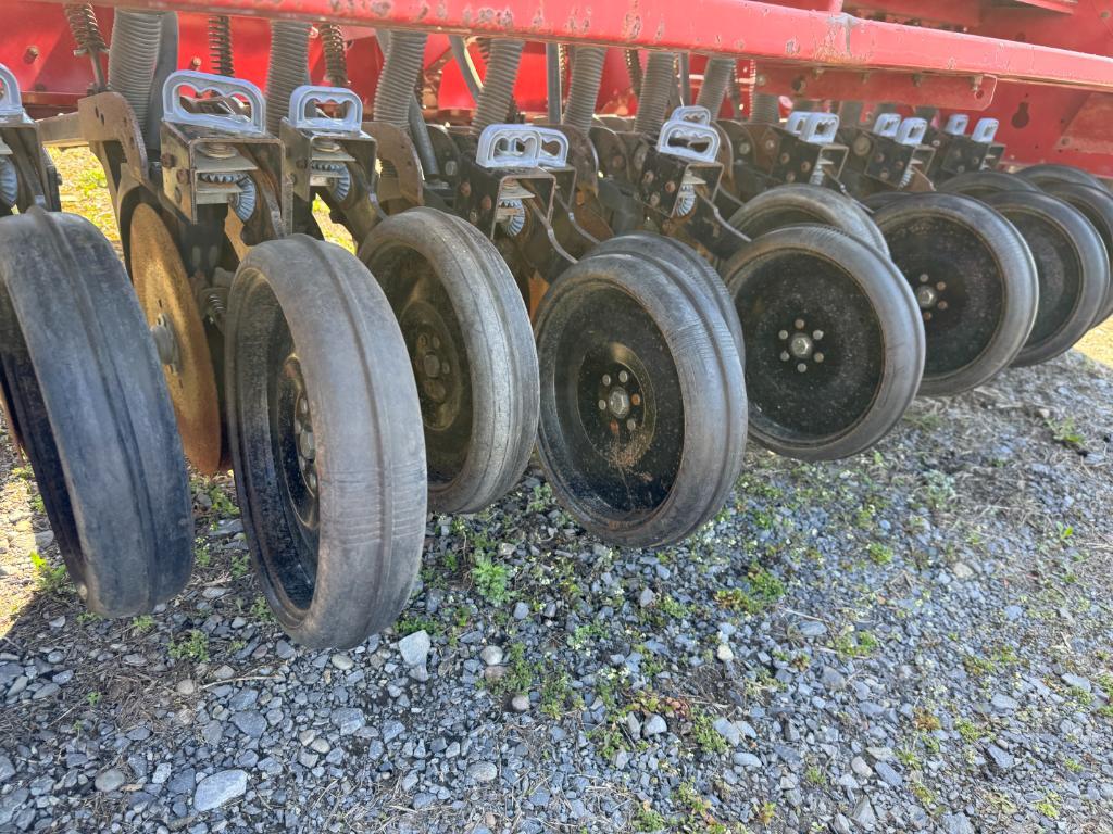 229 CaseIH 5300 21x7 Soybean Special Drill