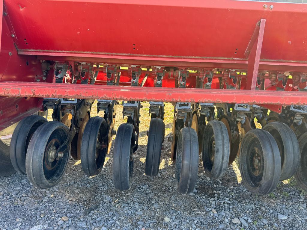 229 CaseIH 5300 21x7 Soybean Special Drill