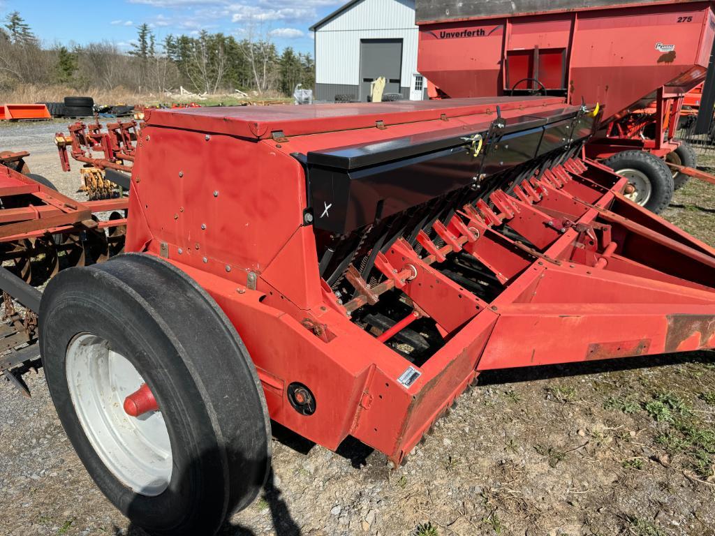 229 CaseIH 5300 21x7 Soybean Special Drill