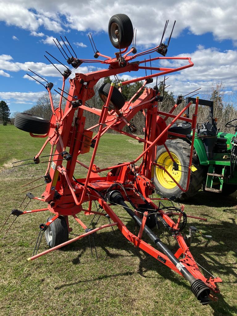 235 Kuhn 7802 Tedder