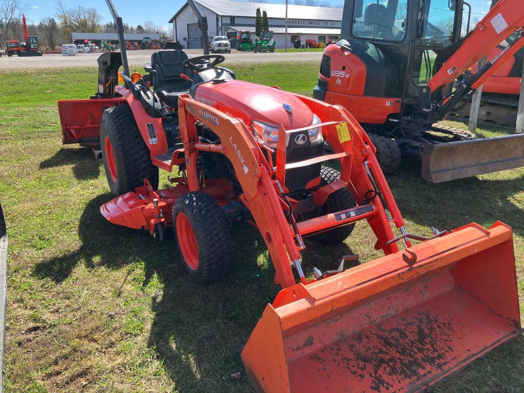 250 Kubota B2650 Tractor