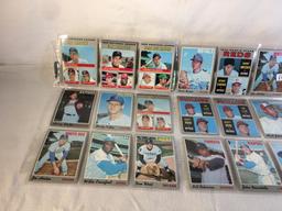 Lot of 18 Pcs Collector Vintage  MLB Baseball  Sport Trading Assorted Cards & Players - See Photos