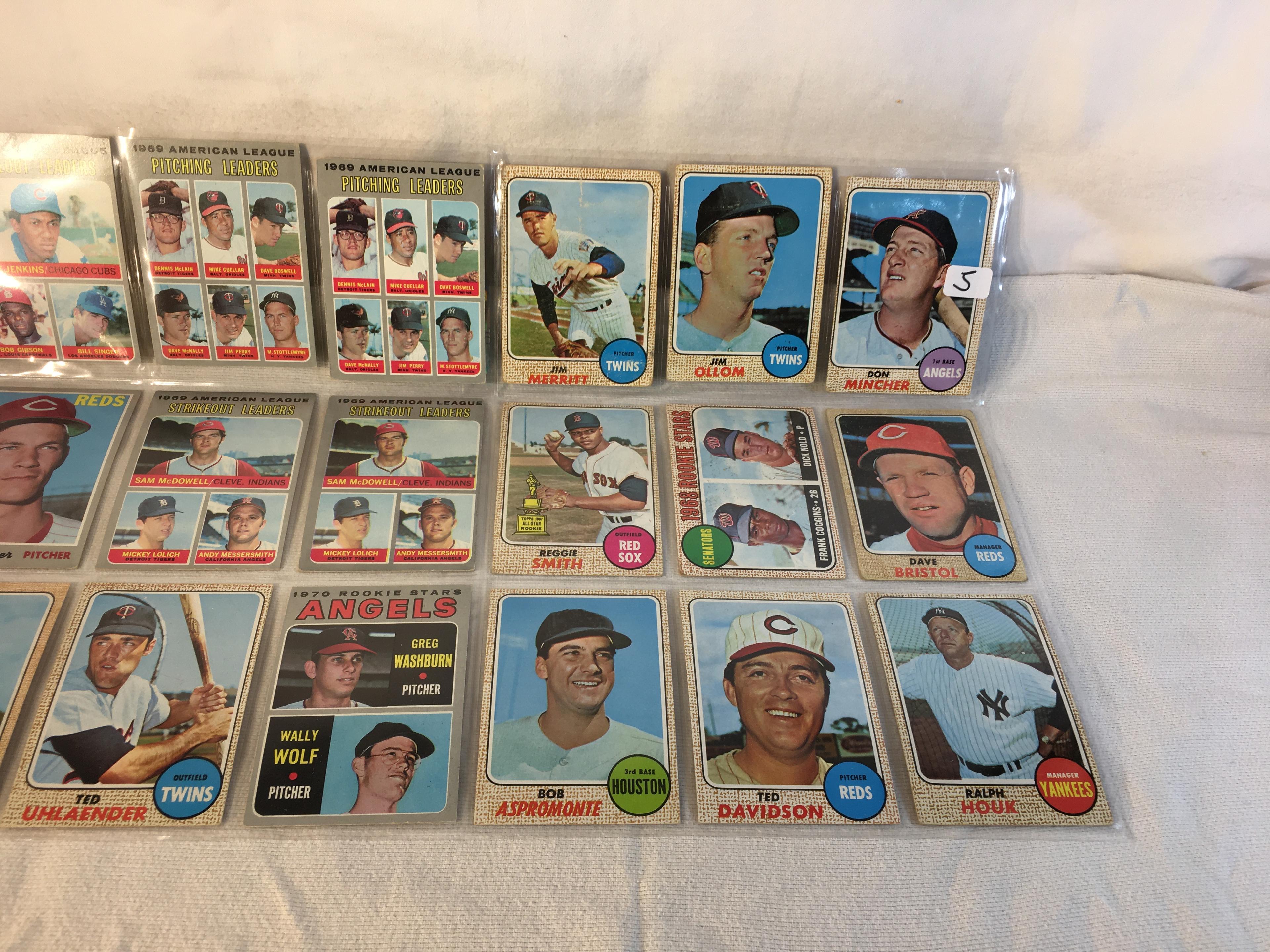 Lot of 18 Pcs Collector Vintage  MLB Baseball  Sport Trading Assorted Cards & Players - See Photos