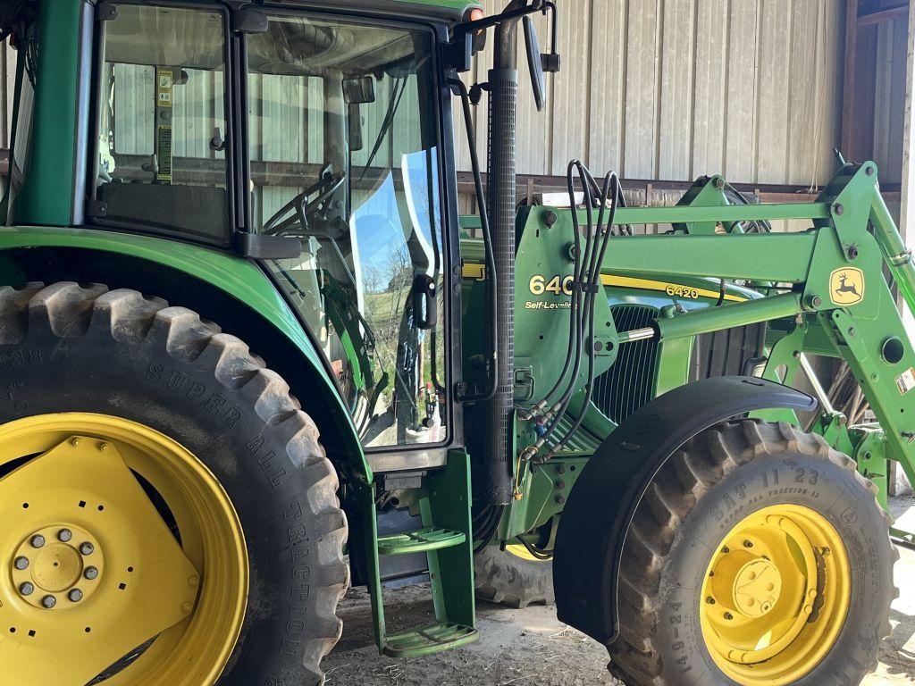 2003 JOHN DEERE 6420 CAB TRACTOR, 4WD, W/ JOHN DEERE 640 SELF LEVELING LOAD