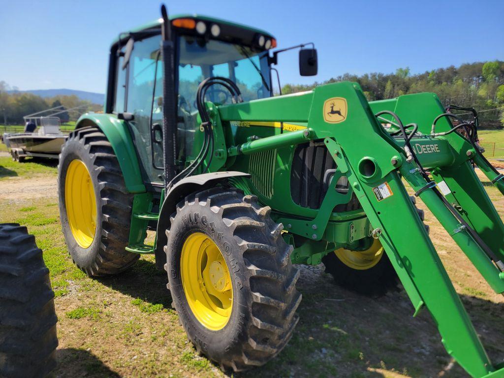 2003 JOHN DEERE 6420 CAB TRACTOR, 4WD, W/ JOHN DEERE 640 LOADER, HOURS SHOW