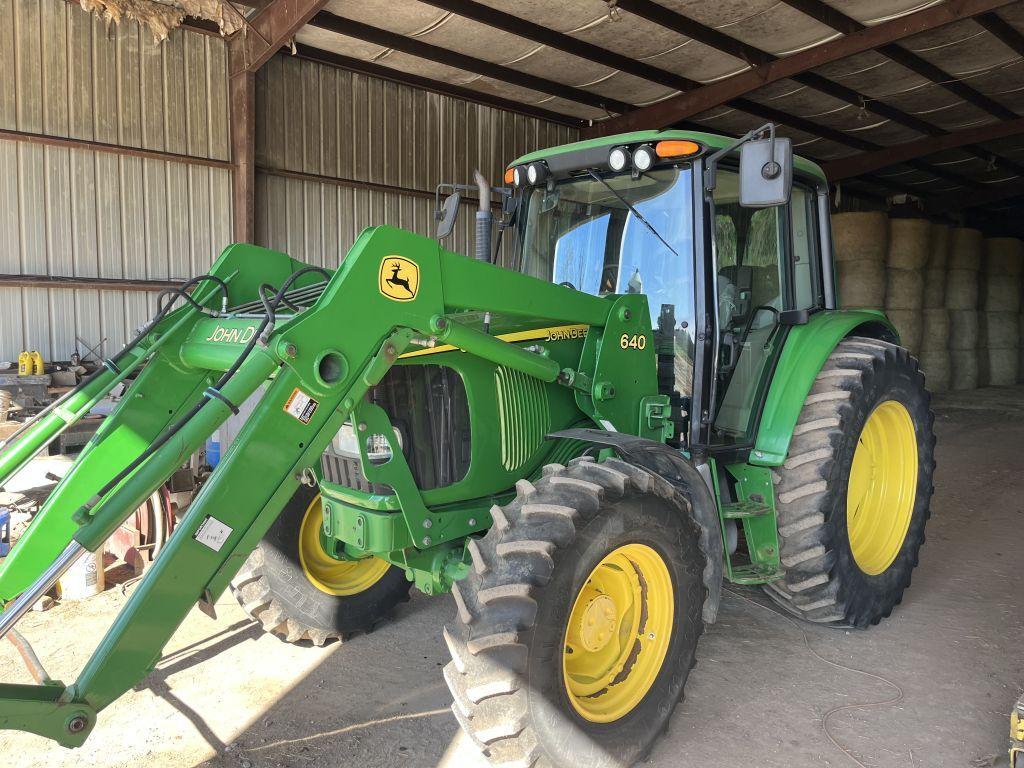 2003 JOHN DEERE 6420 CAB TRACTOR, 4WD, W/ JOHN DEERE 640 LOADER, HOURS SHOW