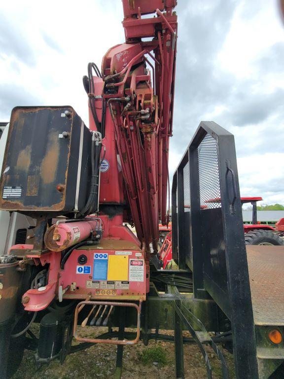 2006 INTERNATIONAL 7400 CRANE TRUCK, DT466, EATON FULLER 8LL, 26’ STEEL FLA