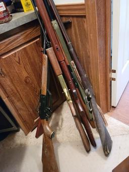 BB GUNS (9), BB PISTOLS (3) WITH PELLETS AND C02 CARTRIDGES