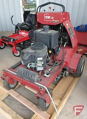 Toro 32" standing aerator, 172 hrs, Kawasaki FS541 engine