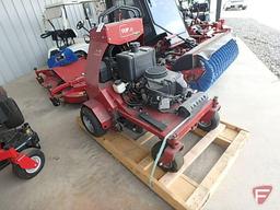 Toro 32" standing aerator, 172 hrs, Kawasaki FS541 engine