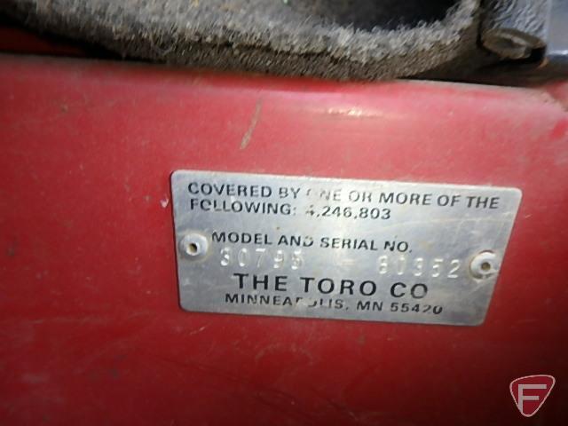 2009 Toro Groundsmaster 325-D, 25hp deisel engine, 2309 hrs, Cozy cab, Brissel Angle broom, 72" rear