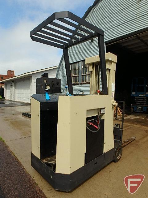 Crown electric standing forklift model 35RCTT, sn W-62112, 1032.4 hours showing