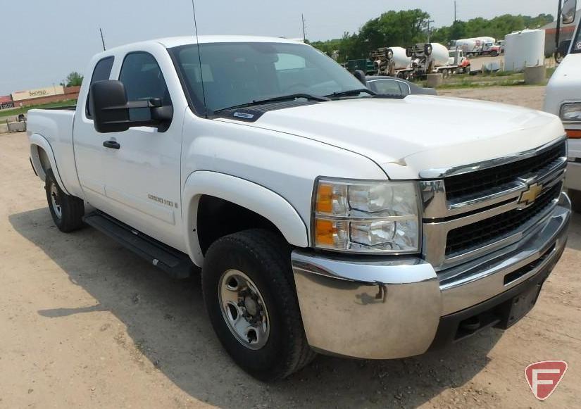 2008 Chevrolet 2500 Silverado Pickup Truck