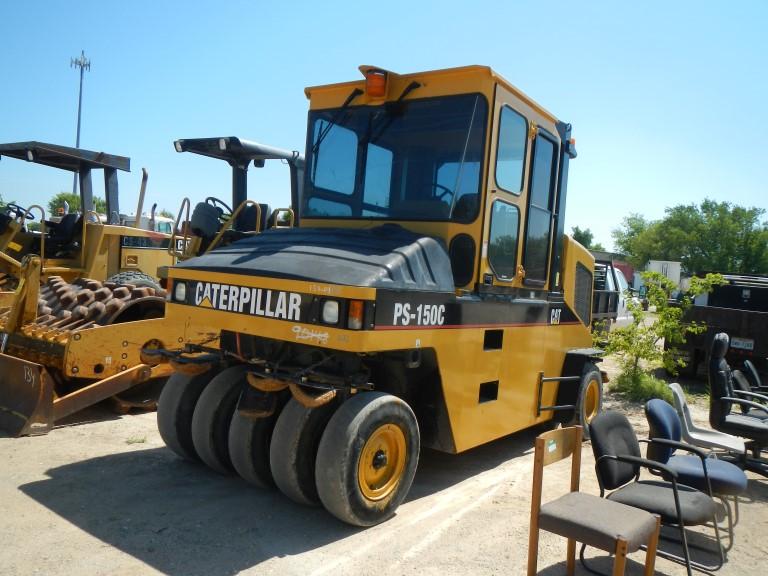 2006 CATERPILLAR PS150C PNEUMATIC ROLLER, 2583 HOURS  ENCLOSED CAB WITH AC