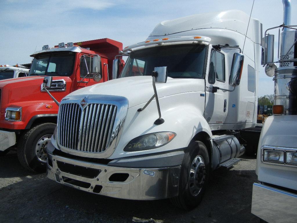 2013 INTERNATIONAL PRO STAR PLUS TRUCK TRACTOR, 310,217 mi,  72" SLEEPER, M