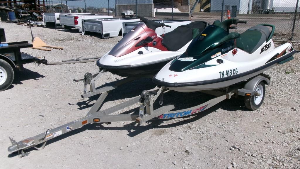 KAWASAKI 900 STX JET SKIS & TRAILER,  (2) UNKNOWN RUNNING CONDITIONS, NO TI