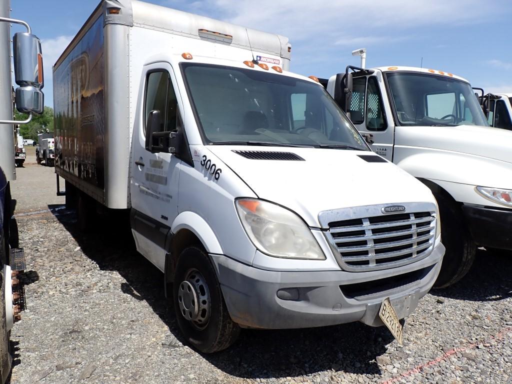 2012 FREIGHTLINER 3500 BOX TRUCK,  DIESEL, AUTO, 16' MORGAN BOX BED, SINGLE