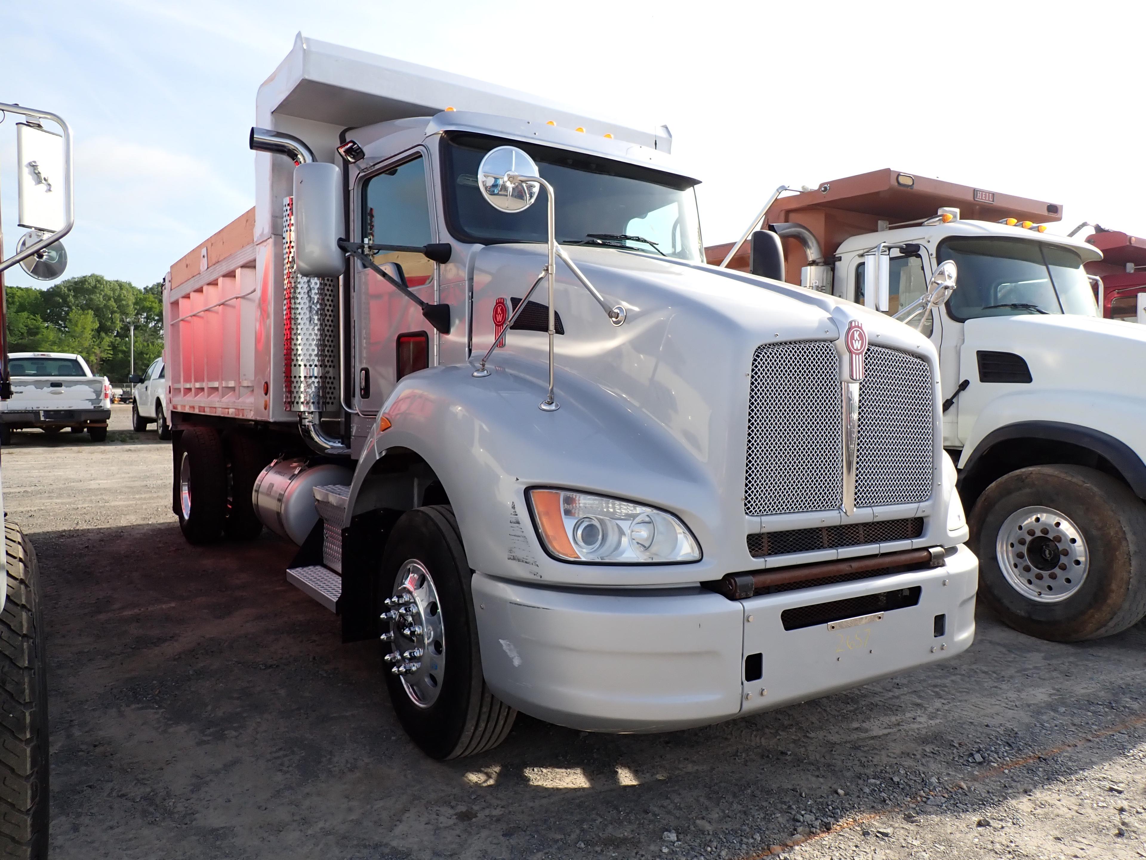 2013 KENWORTH T400 DUMP TRUCK, 181,214+ mi  PACCAR DIESEL, 6 SPEED AUTOMATI