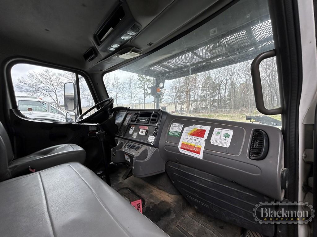 2012 FREIGHTLINER M2 106 FLATBED BUCKET TRUCK,  REG CAB, CUMMINS, MANUAL TR