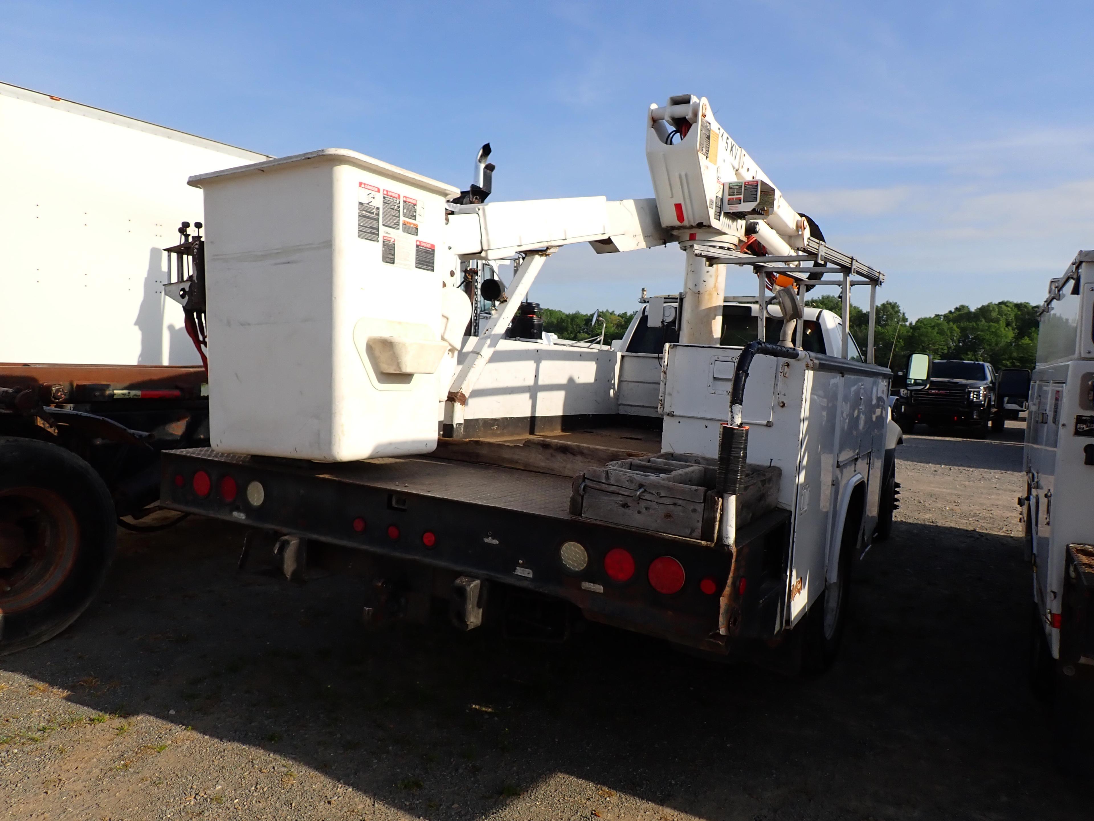 2011 DODGE RAM 5500 BUCKET TRUCK, 256,969+ mi,  CUMMINS DIESEL, AUTO, DRW,