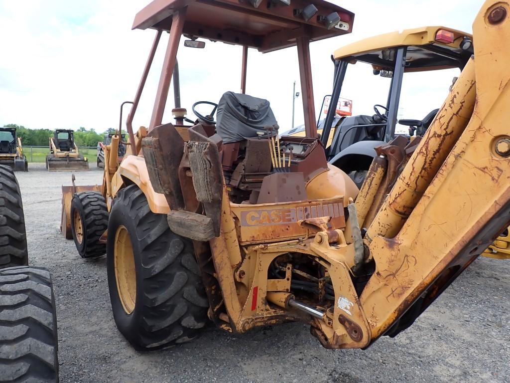 CASE 580 SUPER K BACKHOE, n/a+ hrs,  4 X 4, OROPS, 24" DIGGING BUCKET, 80"