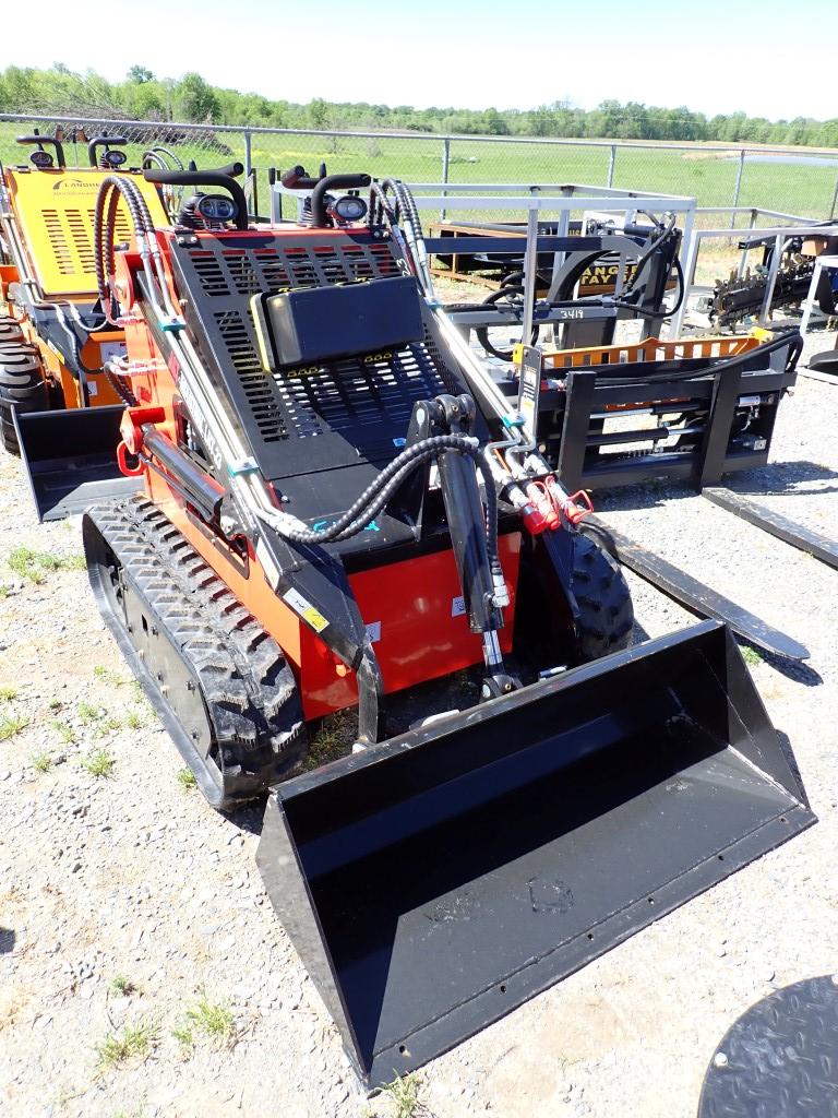 2023 AGT LRT23 MINI TRACK SKID STEER LOADER, 0+hrs  STAND ON, GAS ENGINE, R