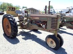 JOHN DEERE B WHEEL TRACTOR,  GAS, *DOES NOT RUN*