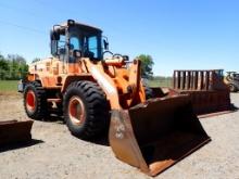 2010 DOOSAN DL200 RUBBER TIRED LOADER, 3557 HRS  ARTICULATED, 4X4, CAB, GP