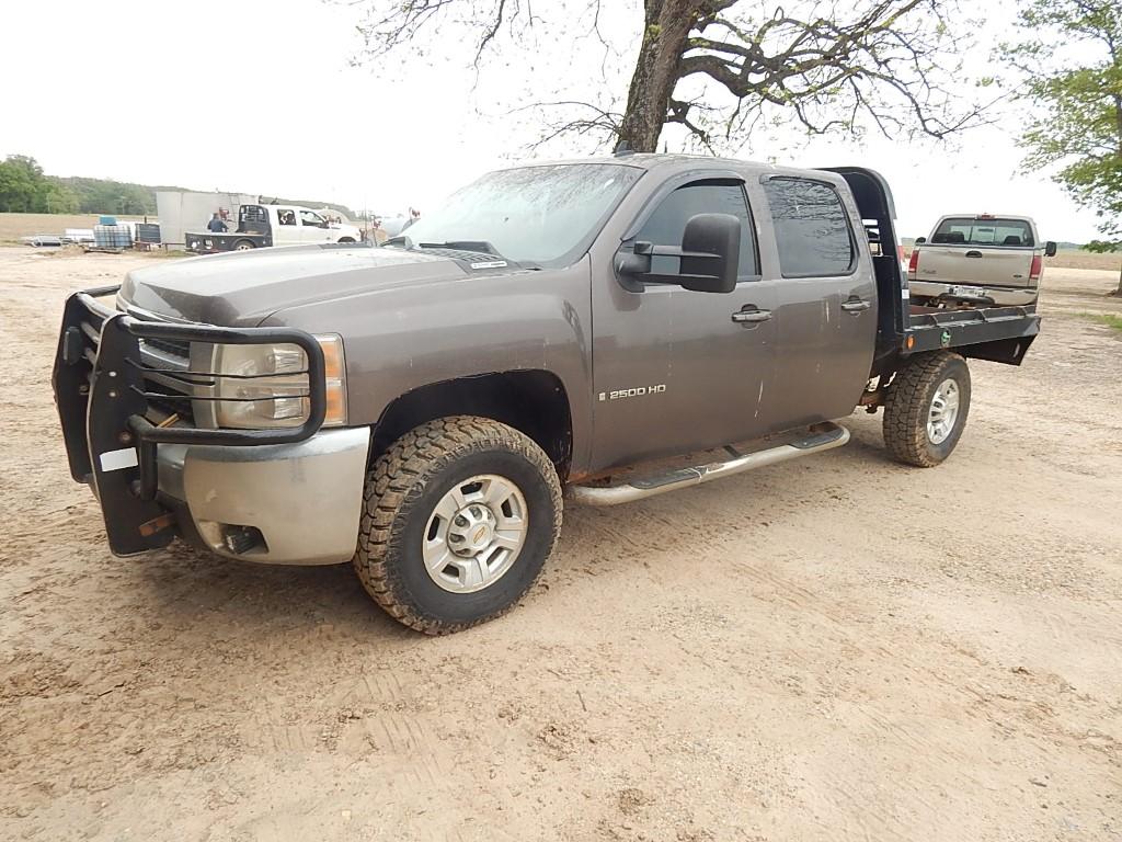 2007 CHEVROLET 2500 HD CREWCAB FLATBED TRUCK,  4X4, DURAMAX DIESEL, ALLISON