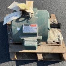 RELIANCE P21F11 DUTY MASTER AC MOTOR 7.5 HP 230/460V 19/9.5 A 1745 RPM 60HZ 3 PH