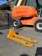 XILIN HYDRAULIC PALLET JACK MODEL XET55, APPROX MAX CAPACITY 5500LBS