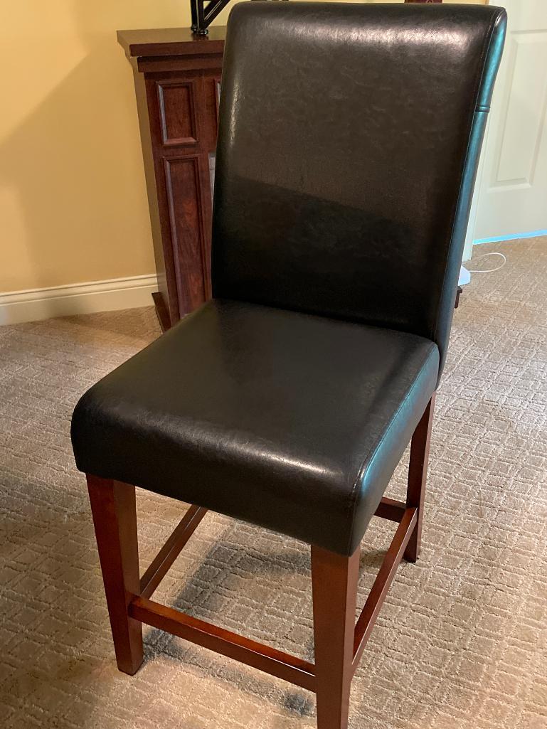 Table with Corner Bench Seating and 2 Chairs