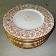 Eighteen Vintage Wedgewood King Cole Dinner Plates