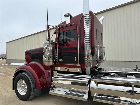 2022 KENWORTH W900L