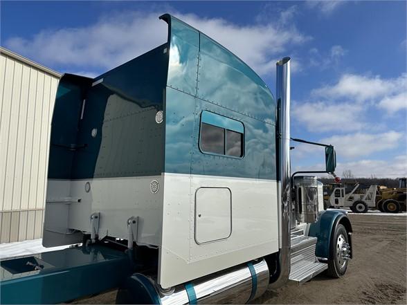 2021 PETERBILT 389