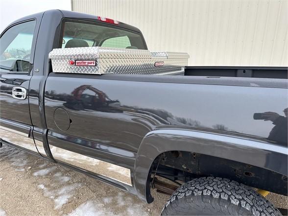 2004 CHEVROLET SILVERADO 2500 LS