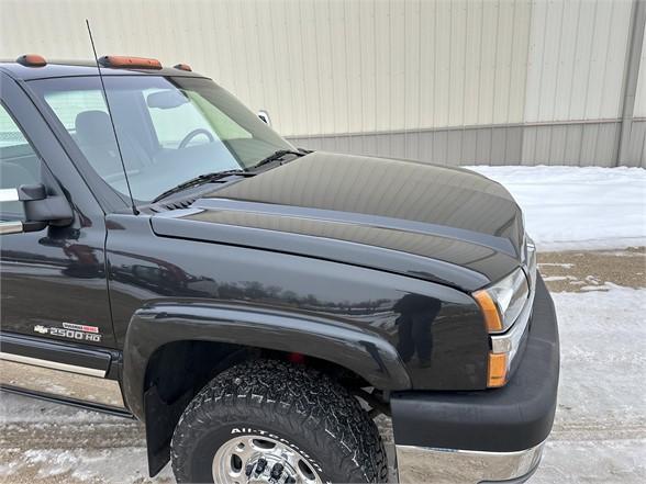 2004 CHEVROLET SILVERADO 2500 LS