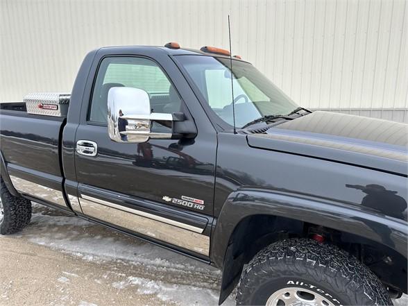 2004 CHEVROLET SILVERADO 2500 LS