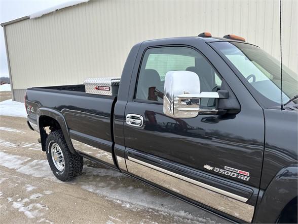 2004 CHEVROLET SILVERADO 2500 LS