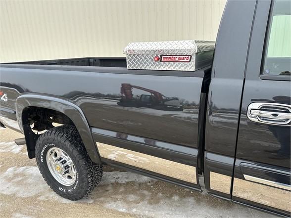 2004 CHEVROLET SILVERADO 2500 LS