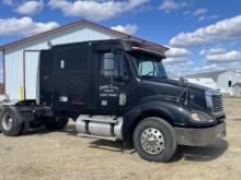 2004 Freightliner Columbia Semi