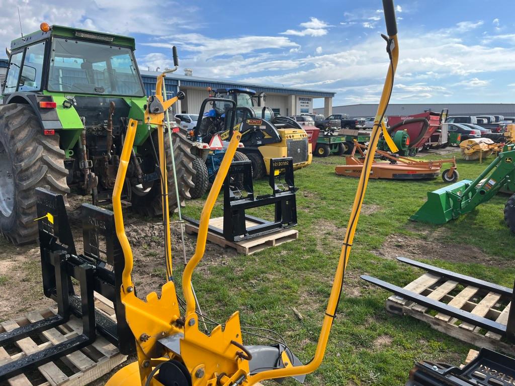 Cub Cadet LT1018 Lawn Tractor