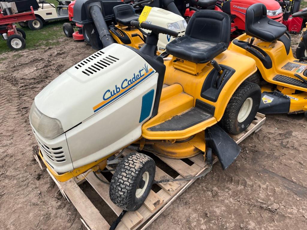 Cub Cadet LT2180 Lawn Tractor