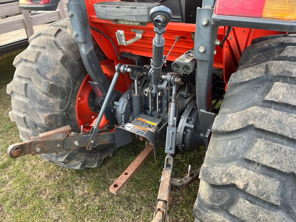 Kubota L5060 tractor