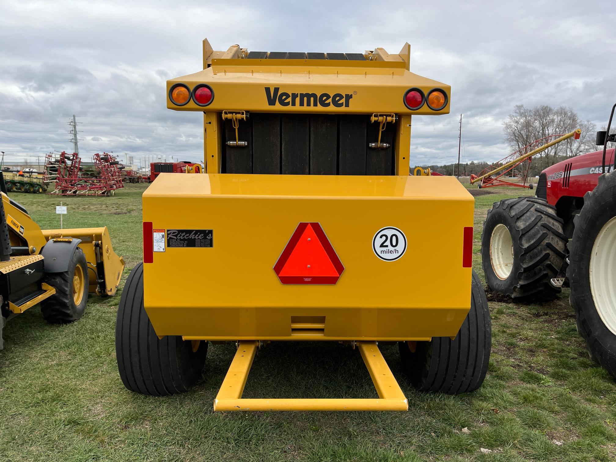 Vermeer 604R Round Baler