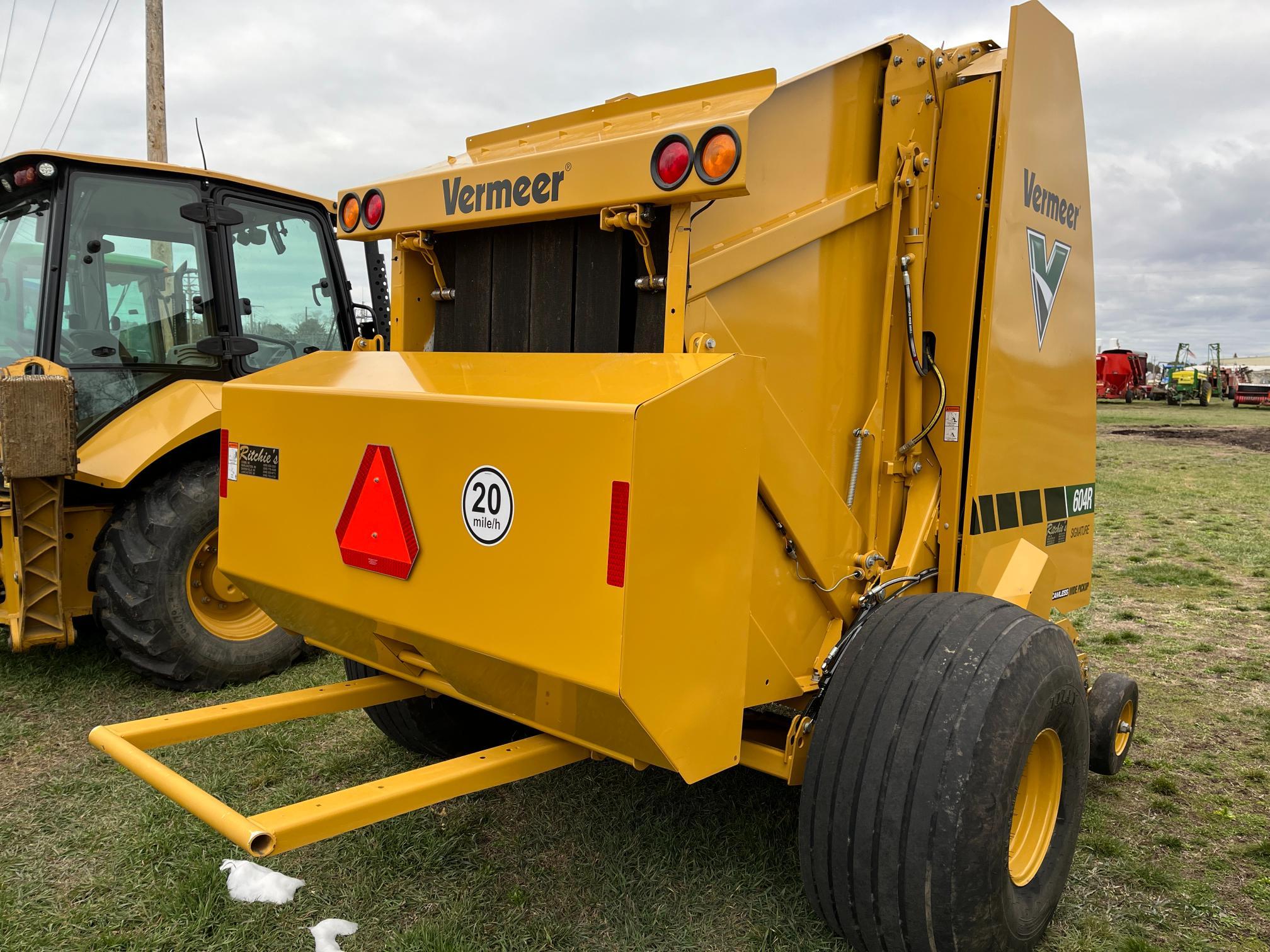 Vermeer 604R Round Baler