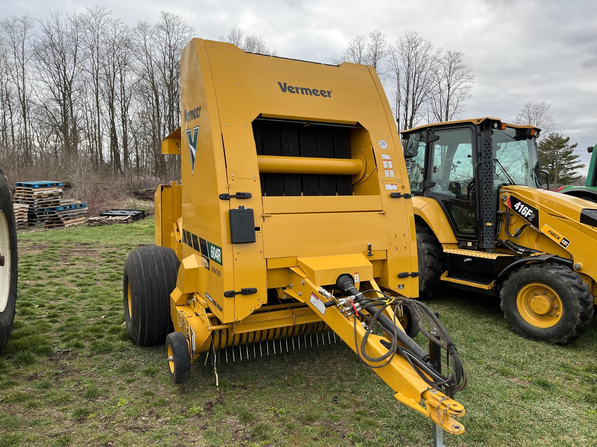 Vermeer 604R Round Baler