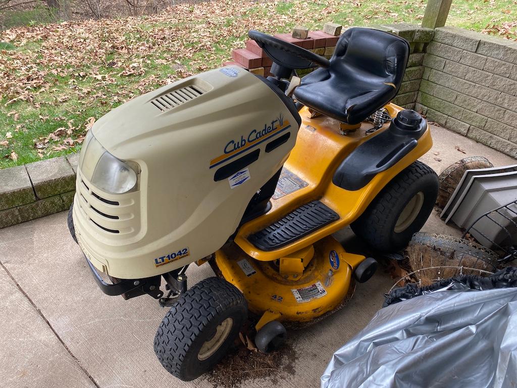 Cub Cadet LT1042 Mower