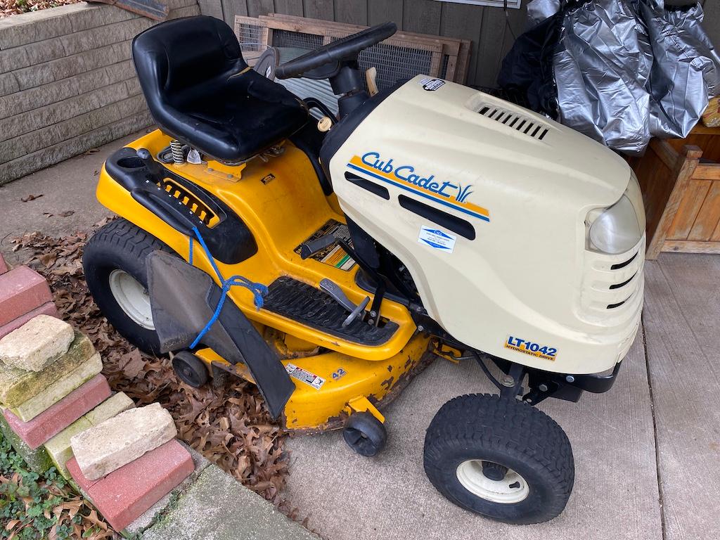 Cub Cadet LT1042 Mower