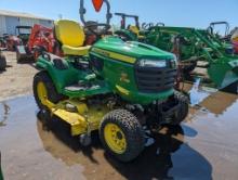 John Deere X758 Lawn Tractor